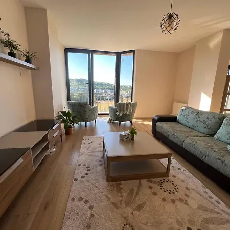 Apartment Cheerful 1 Bedroom With Forest View *