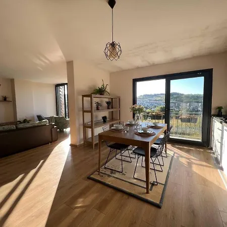 Apartment Cheerful 1 Bedroom With Forest View Istanbul