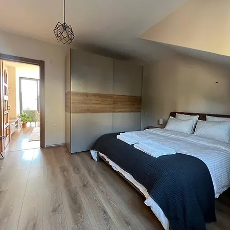 Cheerful 1 Bedroom With Forest View *