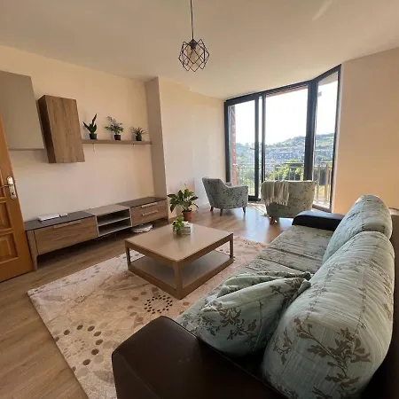 דירה Cheerful 1 Bedroom With Forest View איסטמבול